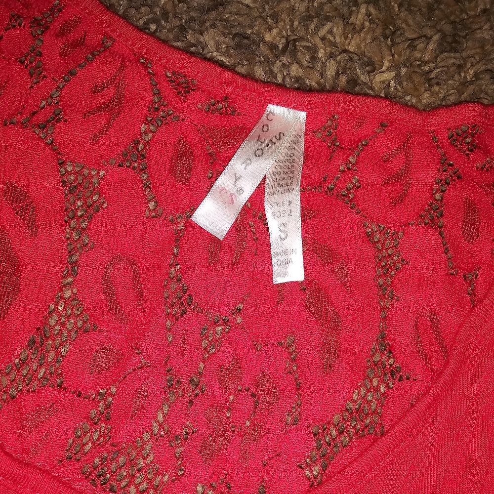 3 Tank top bundle. - Picture 7 of 8